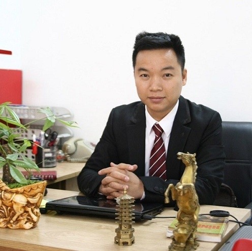 Cam cong chuc xam hinh mac vay ngan Ha Noi co qua lo xa-Hinh-4