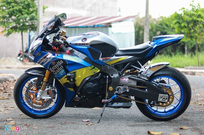 Honda CBR1000RR len do choi hang hieu cua biker Vinh Long-Hinh-2