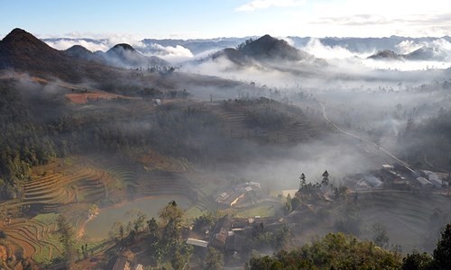 Tan huong khung canh thien duong o Dong Van, Hoa Giang-Hinh-10