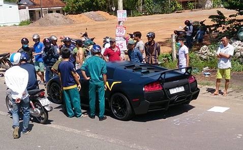 Sieu xe Lamborghini tong chet nguoi o Dong Nai, xu sao?