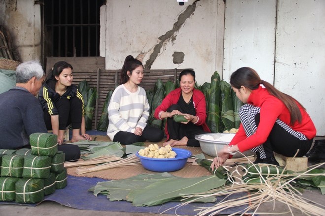 Lang banh chung nuc tieng xu Nghe tat bat vao vu Tet