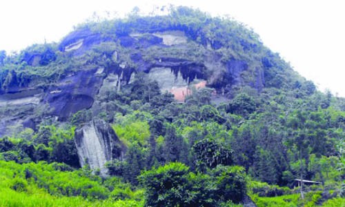 Chuyen kho tin ve nui “bat nguoi” o Ha Giang