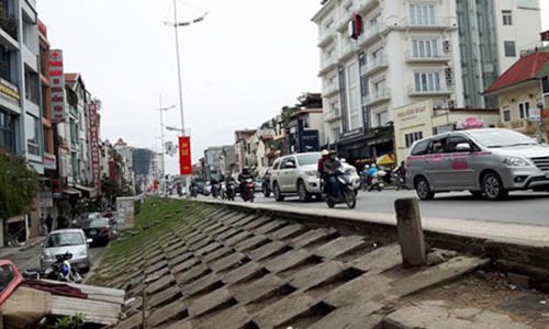 Ha Noi de xuat ha de song Hong mo duong giao thong