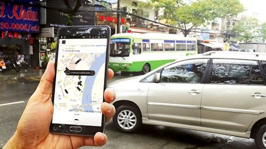 U70 lai Uber, chay Grab nhu tai xe sanh cong nghe-Hinh-2