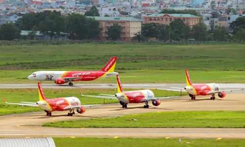 He lo luong khung cua tiep vien Vietjet Air