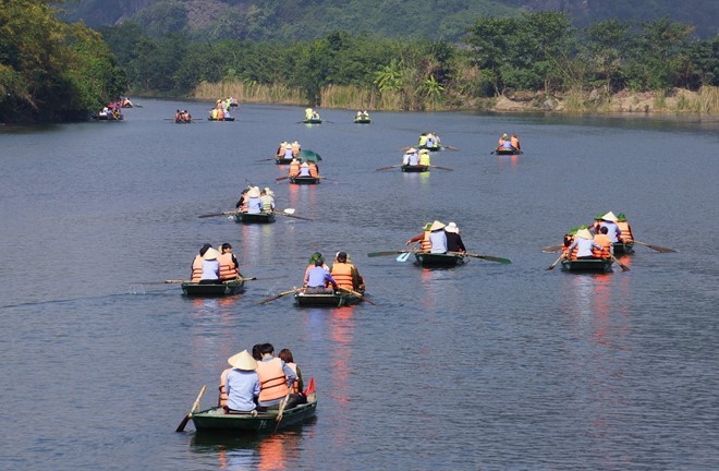 Do Trang An da trang bi phao cuu sinh cho du khach-Hinh-2