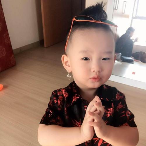 Hot mang: Ong bo ba dao voi man cho con trai an keo-Hinh-5