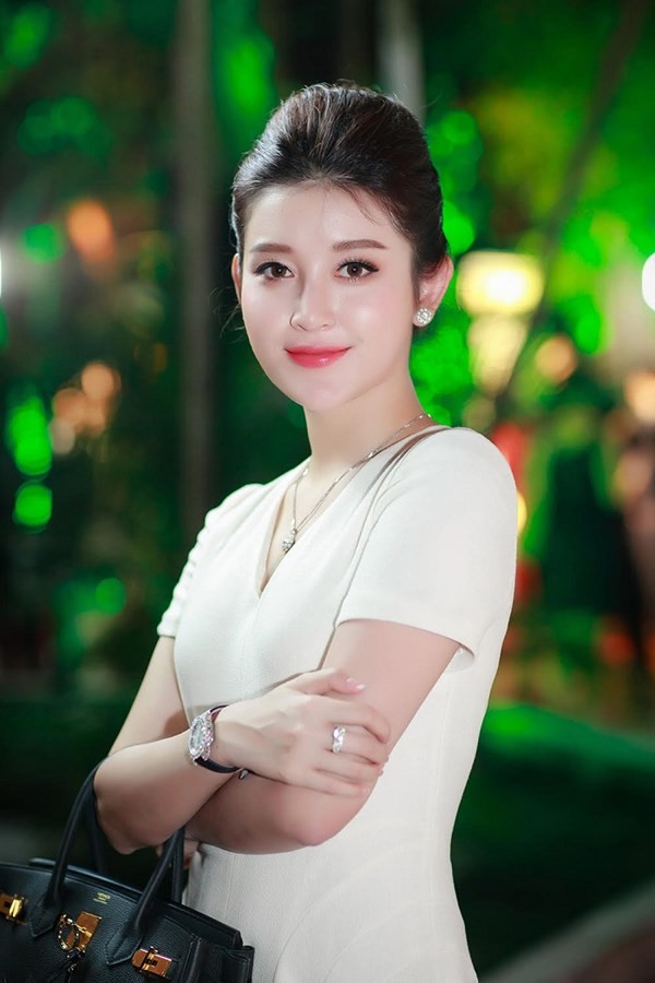 Thoi trang lap lanh kim cuong tien ty cua A hau Huyen My-Hinh-5