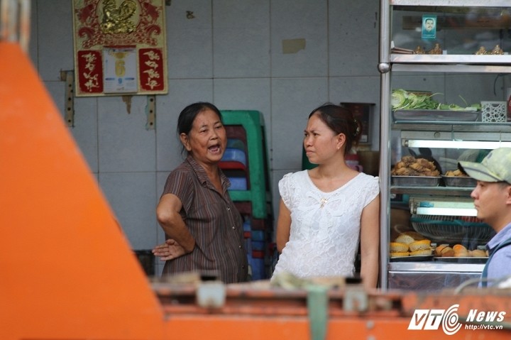 Ong Doan Ngoc Hai xuong duong voi toc bac trang, net mat tram tu-Hinh-16