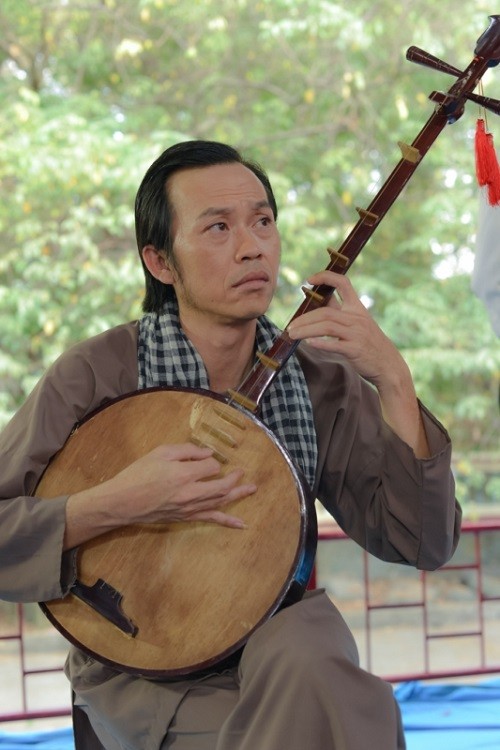 Het hon ngam Hoai Linh nhang nhit gu thoi trang “hoi teen“-Hinh-2