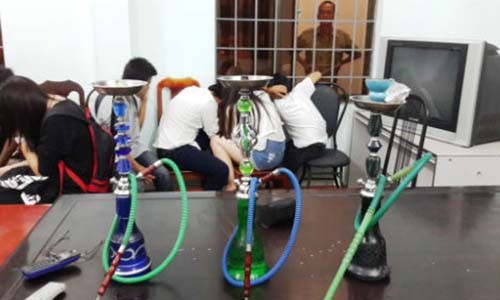 Tai sao chua cam hoc sinh hut Shisha nhu cam hut thuoc la?