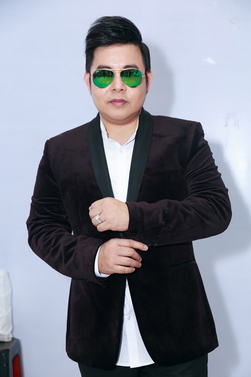 Bi Quang Le hon trom, Mr. Dam nguong ngung lay tay che mat-Hinh-8
