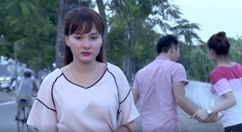 "Song chung voi me chong": Su that canh Bao Thanh bi tat bat mau