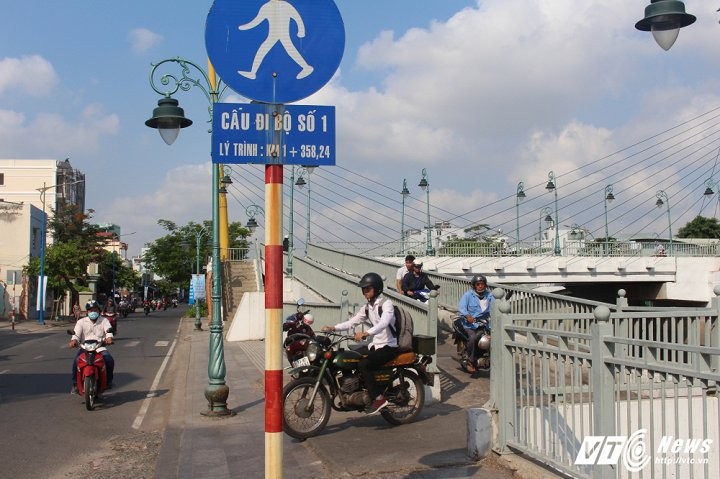 Chi mat nhung ke vo van hoa cuop duong cua nguoi di bo-Hinh-2