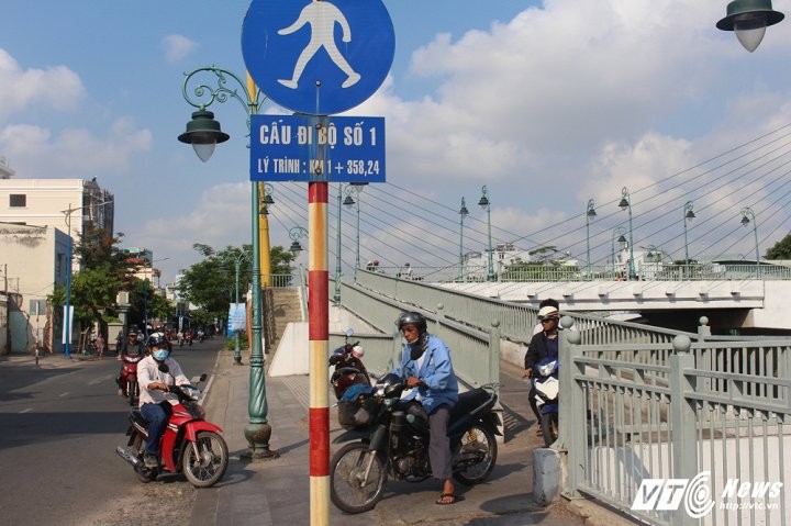 Chi mat nhung ke vo van hoa cuop duong cua nguoi di bo-Hinh-3