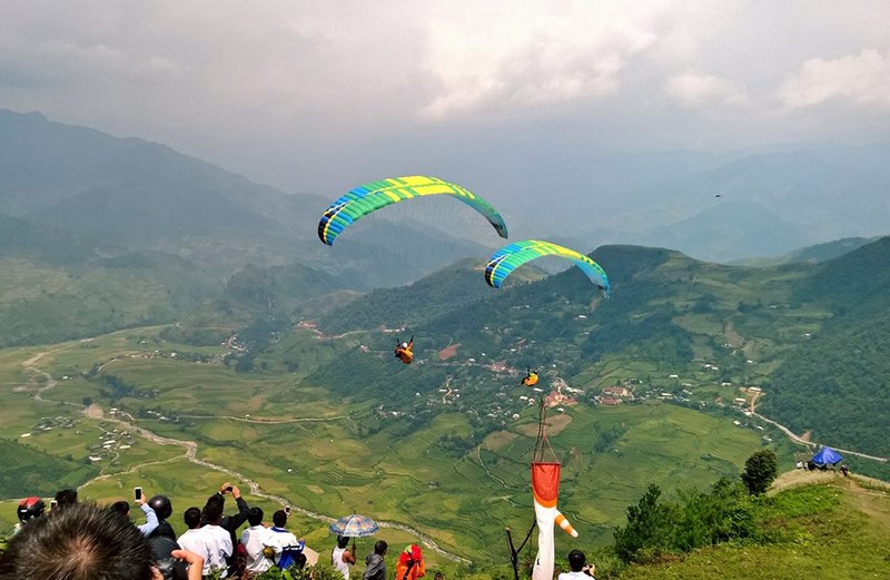 “Lac troi” ngam thien nhien hung vi cung du luon