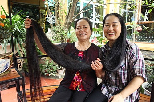 Chào mừng bạn đến với hình ảnh về tóc dài Việt Nam! Đây là biểu tượng của vẻ đẹp và sức mạnh của phụ nữ Việt Nam. Tóc dài Việt Nam luôn được ngưỡng mộ vì sự đẹp tự nhiên và nữ tính, và chắc chắn bạn sẽ không bao giờ muốn bỏ qua cơ hội chiêm ngưỡng những mái tóc dài tuyệt đẹp này.
