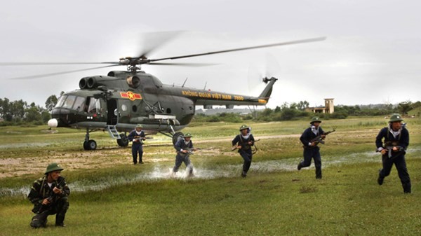 He mo chi tiet dien tap co tiem kich Su-30MK2 nem bom-Hinh-2