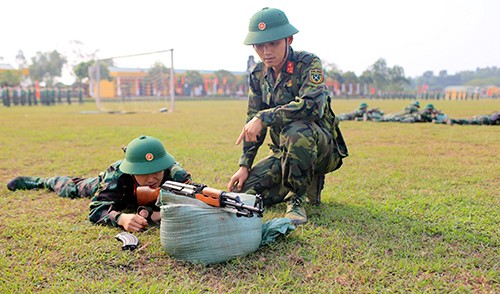 Tan binh Quan doan 2 truong thanh tren bai tap-Hinh-3