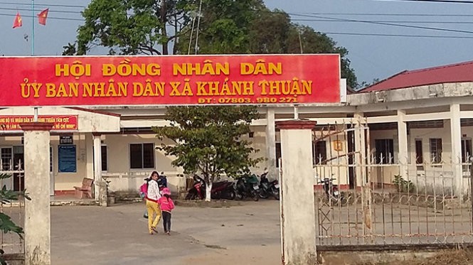 Lanh dao xa no 48 trieu “tien nhau”, bi doa dot tru so