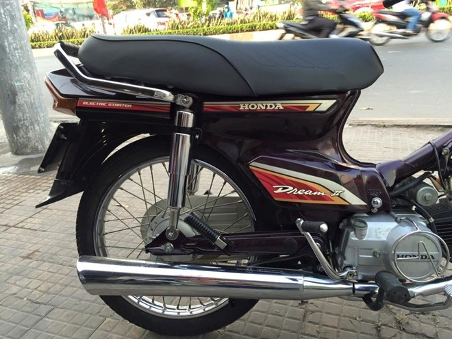 Honda Dream 2 lan banh 99km tai Sai Gon gia ca tram trieu-Hinh-8