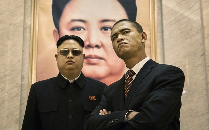 Phat sot ban sao Obama va Kim Jong Un dong phim chung-Hinh-2