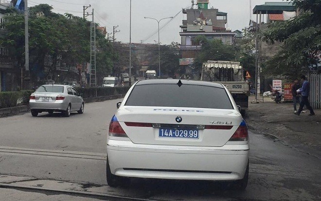 CSGT Quang Ninh tuan tra bang xe BMW