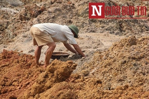 Dan Nghe An keo nhau di ‘mot’ da do cau may-Hinh-3