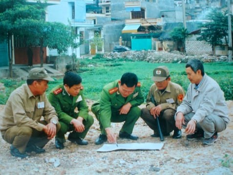 Bang cuop tan bao nhat Hai Phong: Xa sung giet 5 cong an-Hinh-4