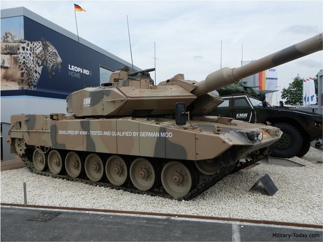 Chiem nguong suc manh xe tang “bao sa mac” Leopard 2A7-Hinh-3