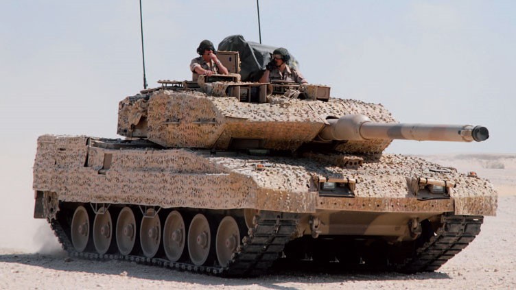 Chiem nguong suc manh xe tang “bao sa mac” Leopard 2A7-Hinh-9