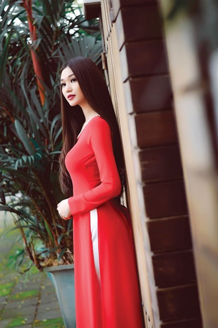 Tao scandal tinh yeu de duoc noi tieng trong showbiz Viet