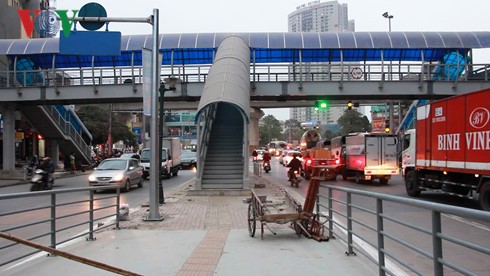 Xe buyt nhanh BRT o Ha Noi: Hy vong nhung nhieu hoai nghi-Hinh-2