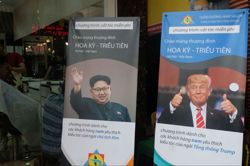Gioi tre Ha Noi hao hung cat toc giong ong Trump va Kim Jong-Un