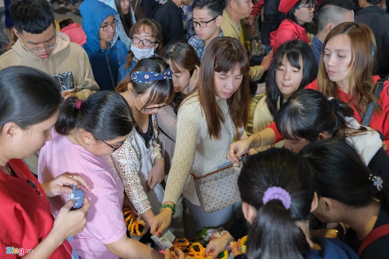 Ngat tho canh “nguoi ngam nguoi” o cac diem den noi tieng cua Da Lat-Hinh-9