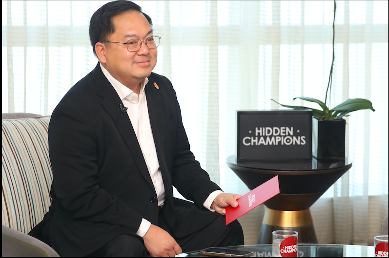 Nhieu khach moi noi tieng do bo talkshow “Hidden Champion” cua MC Huyen Chau-Hinh-2