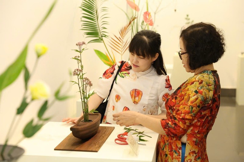 Thong diep y nghia tu Nghe thuat cam hoa Ikebana tai trien lam 