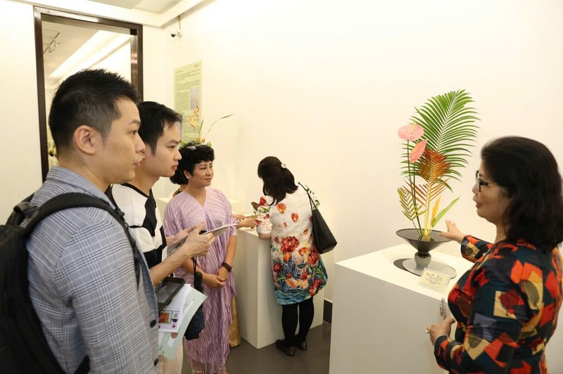 Thong diep y nghia tu Nghe thuat cam hoa Ikebana tai trien lam 