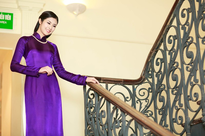 Ngoc Han xinh dep diu dang trong ta ao dai tim