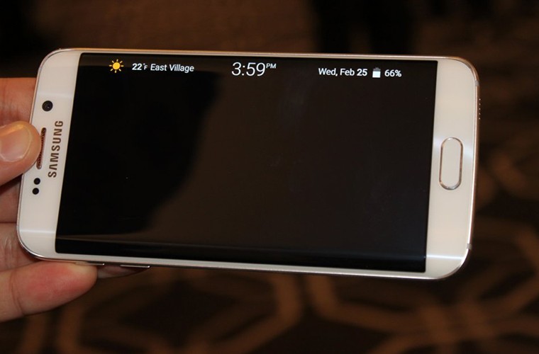 10 chuyen Galaxy S6/S6 Edge lam duoc con iPhone 6 chiu chet-Hinh-20