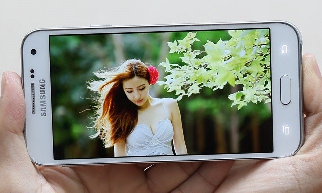 Gia ban cua 4 smartphone moi nhat tai Viet Nam-Hinh-2