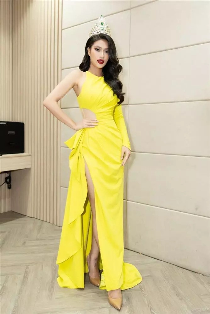 Hoa hau Thien An quen photoshop vet seo loi tham den-Hinh-2