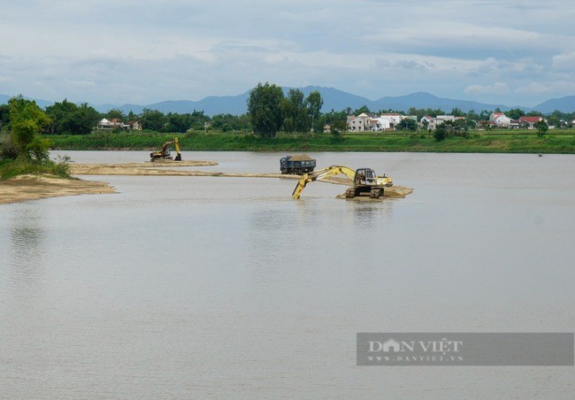 PGD So TNMT tinh Binh Dinh de nghi tam dung dau gia 45 mo cat