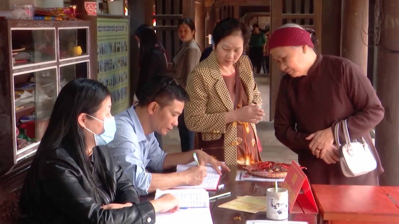 Chuyen kiem dem, quan ly tien cong duc tai nhieu den, chua o Bac Ninh-Hinh-4