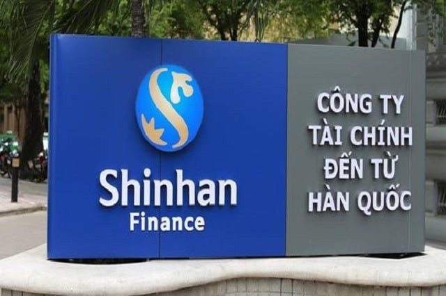 Shinhan Finance lo ky luc, du no trai phieu the nao?