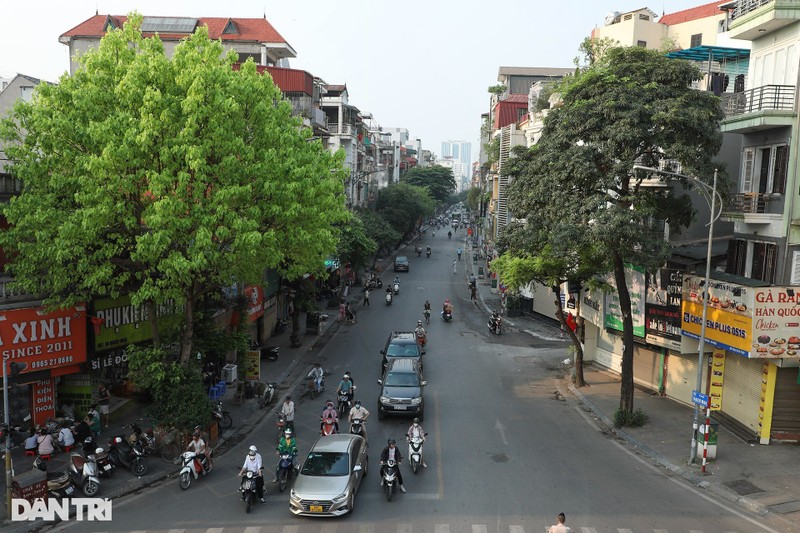 Ngay thu hai ky nghi le, duong pho Ha Noi vang ve-Hinh-11