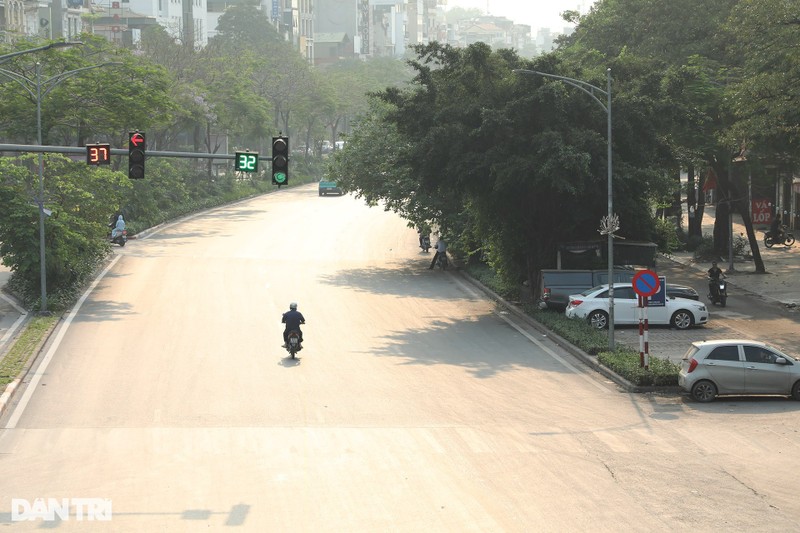 Ngay thu hai ky nghi le, duong pho Ha Noi vang ve