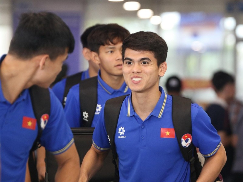 U23 Viet Nam ve nuoc sau giai U23 chau A, HLV Hoang Anh Tuan trai long-Hinh-5