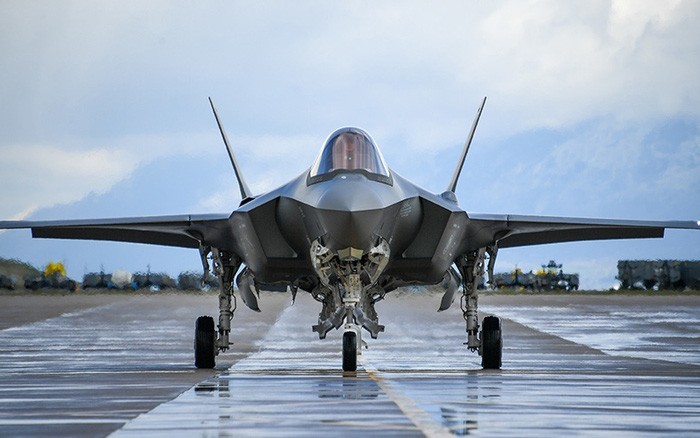 May bay F-35 vua roi o Dia Trung Hai thuoc bien che cua ai?-Hinh-19