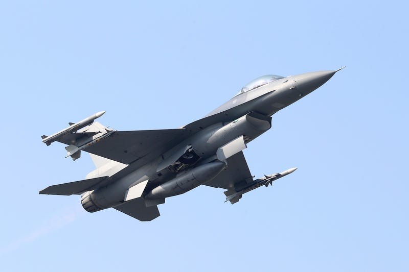 Dai Loan nhap bien phien ban tiem kich F-16 manh nhat-Hinh-10